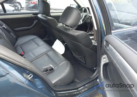 2005 BMW 330 z USA, uszkodzony, nr VIN WBAEW534X5PN37390